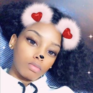 Meet your Posher, Alexis